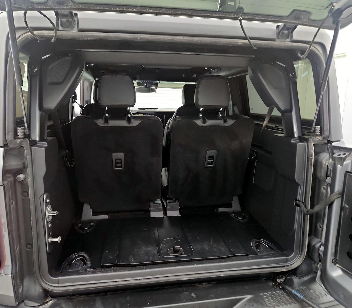 Trunk/Cargo (Seats Up)