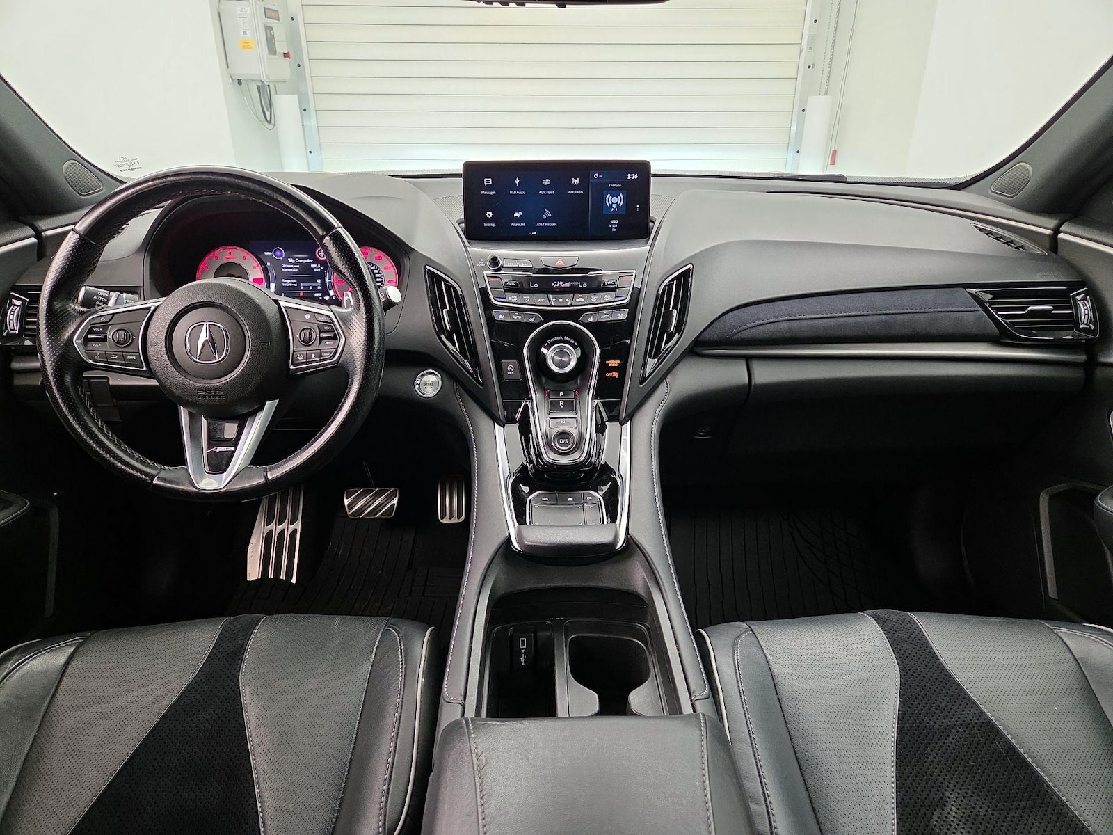 Apple CarPlay® & Android Auto™