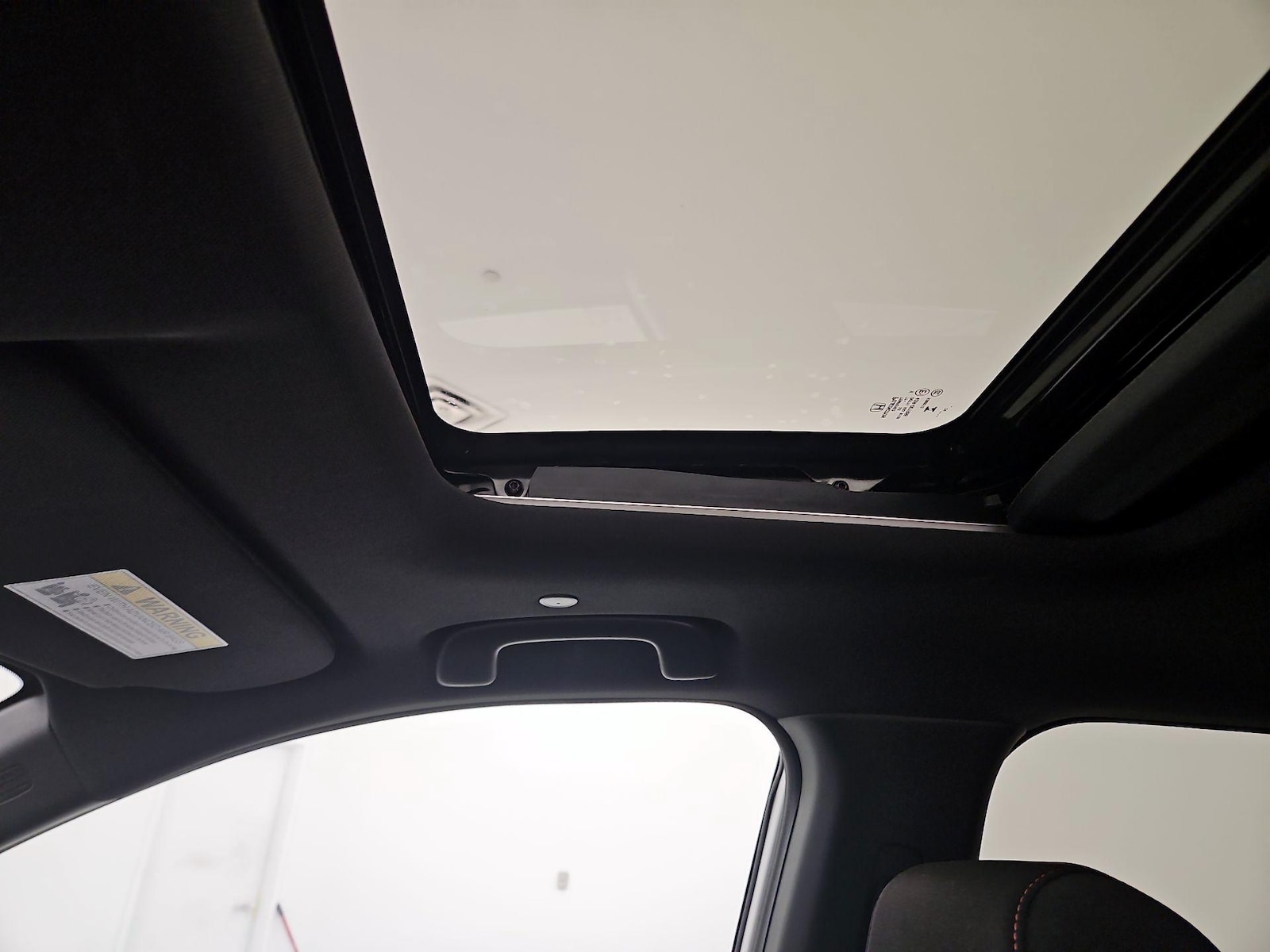 Sunroof(s) & Overhead Airbags