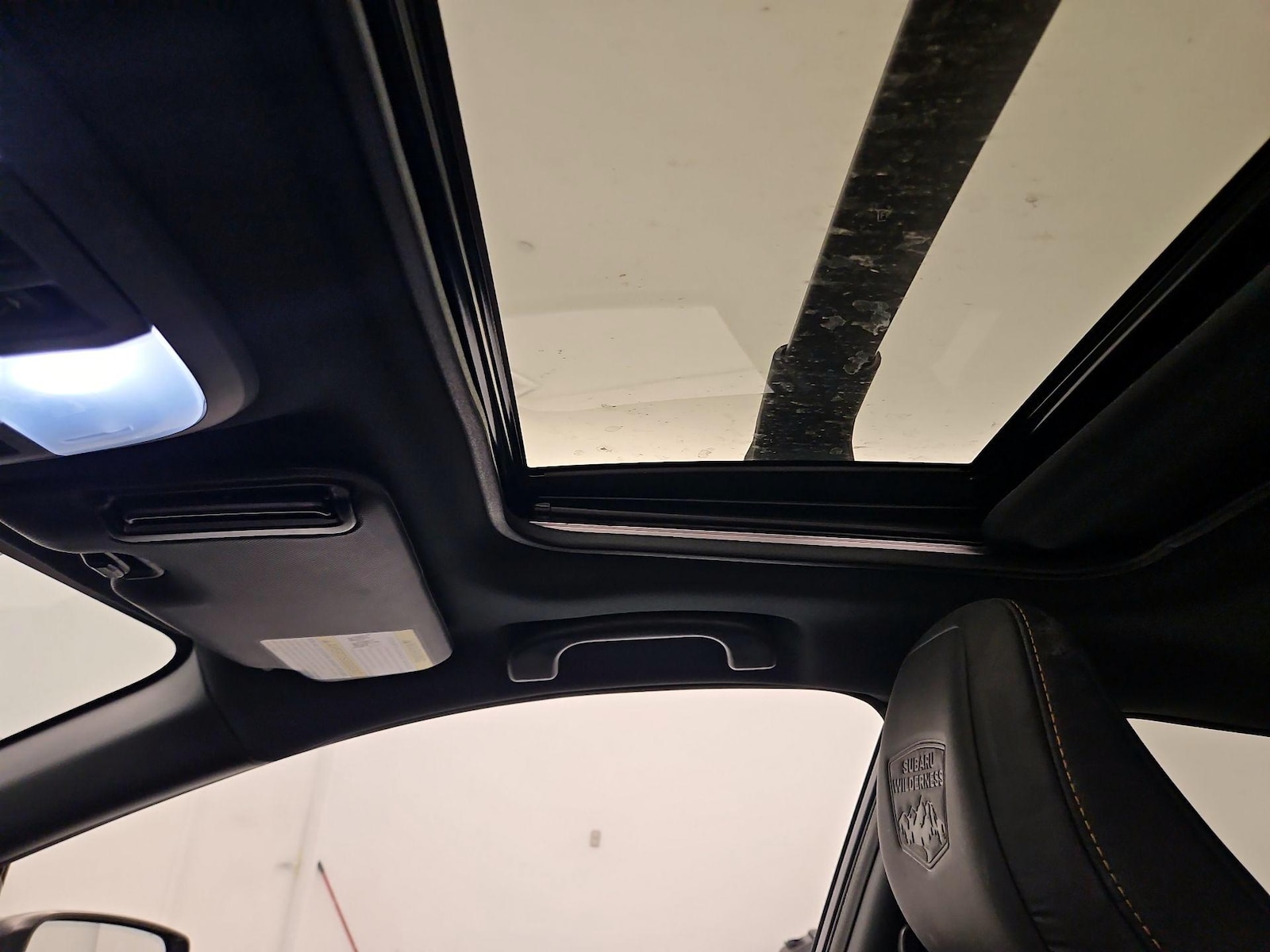 Sunroof(s) & Overhead Airbags