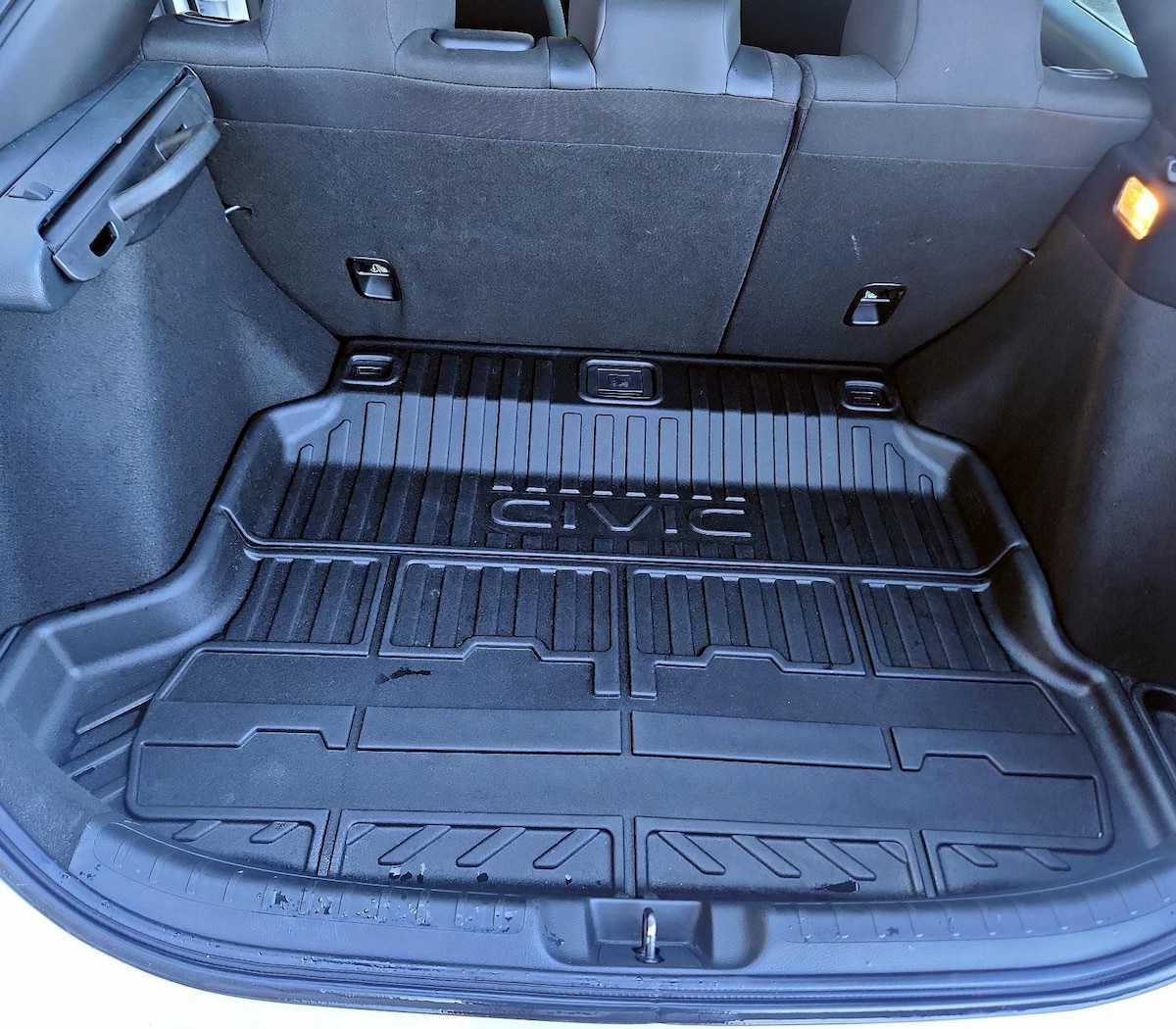 Trunk/Cargo (Seats Up)
