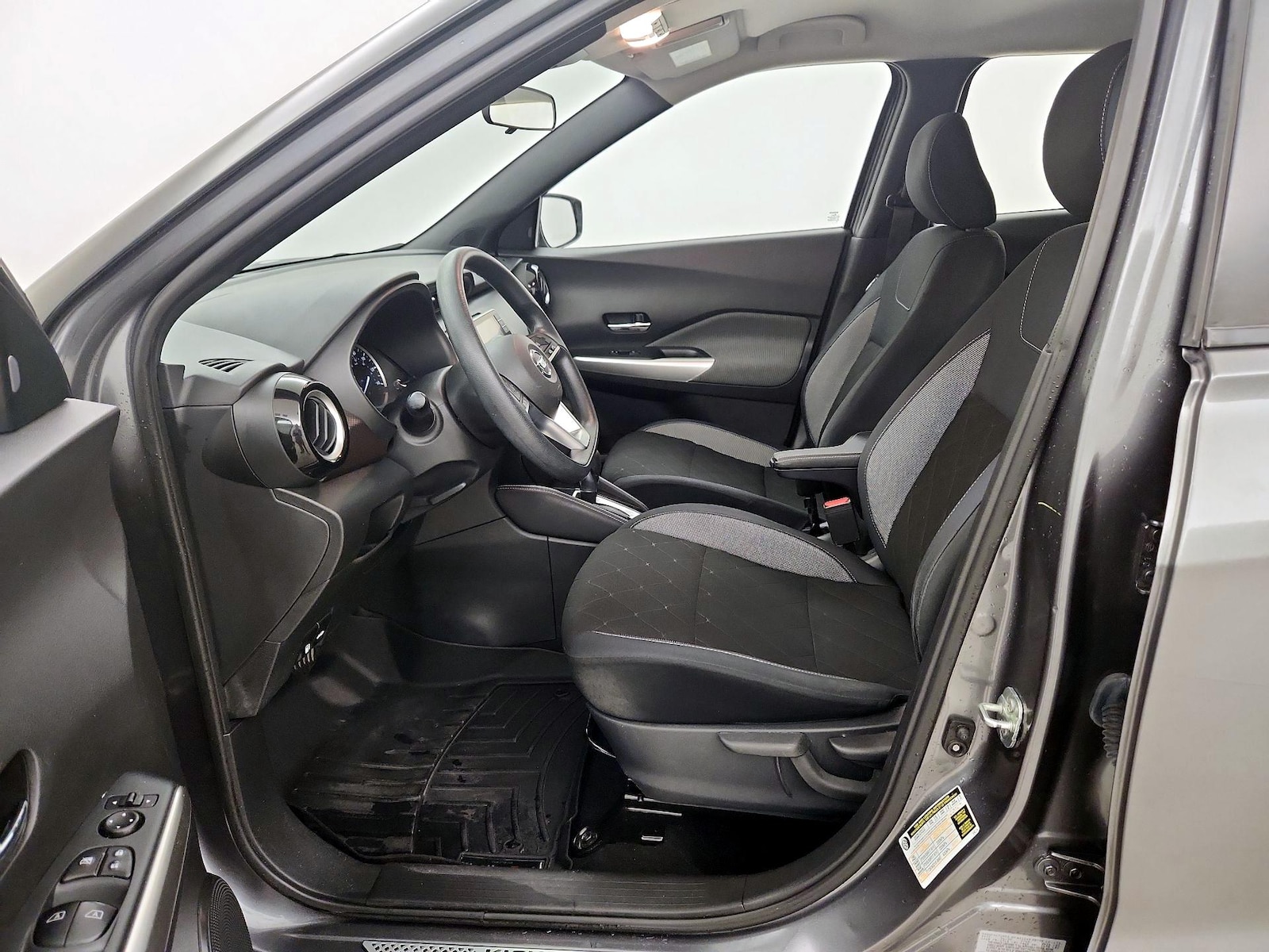 2020 Nissan Kicks SV - Photo 12
