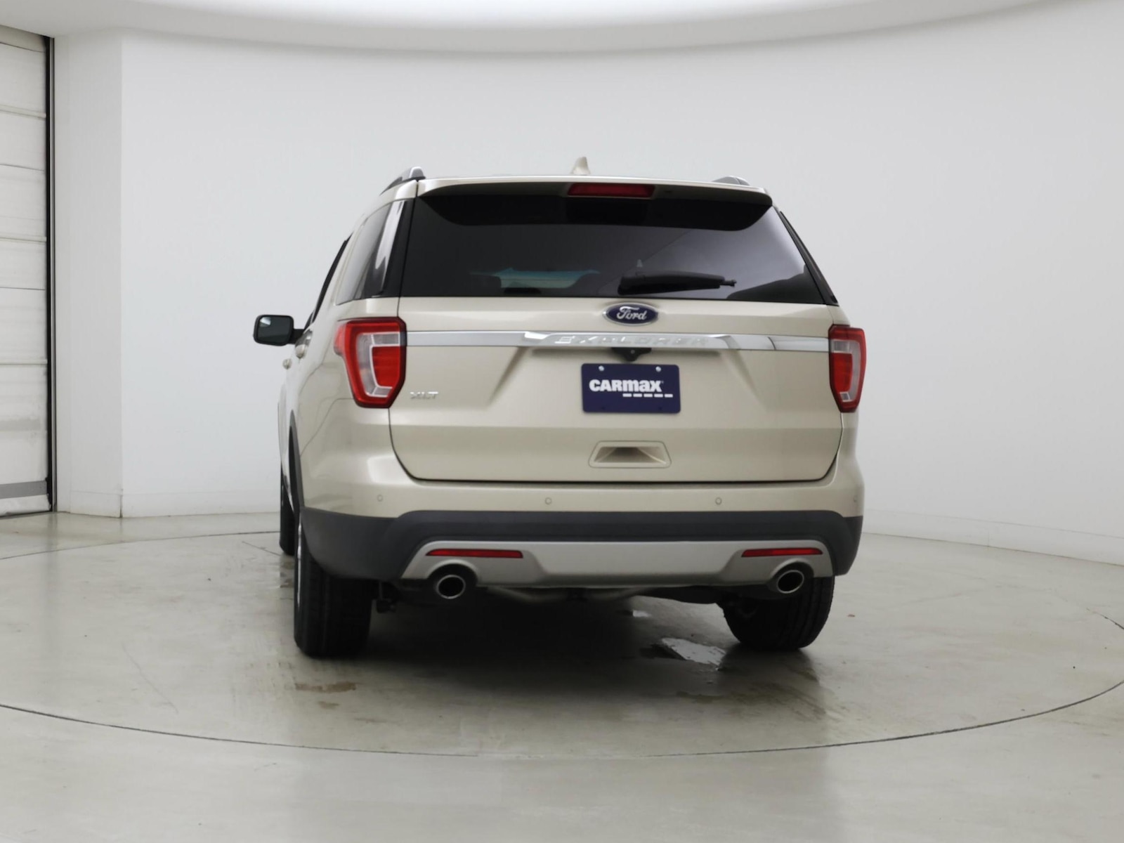 2017 Ford Explorer XLT - Photo 7
