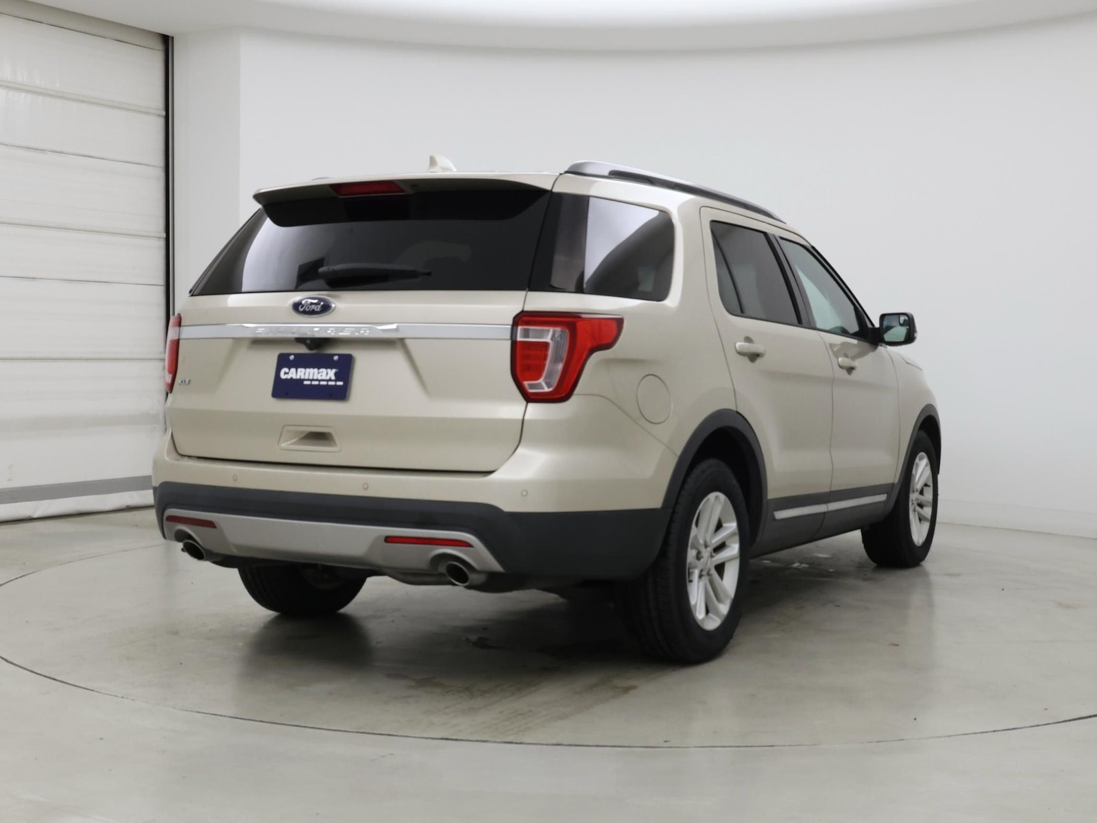 2017 Ford Explorer XLT - Photo 9