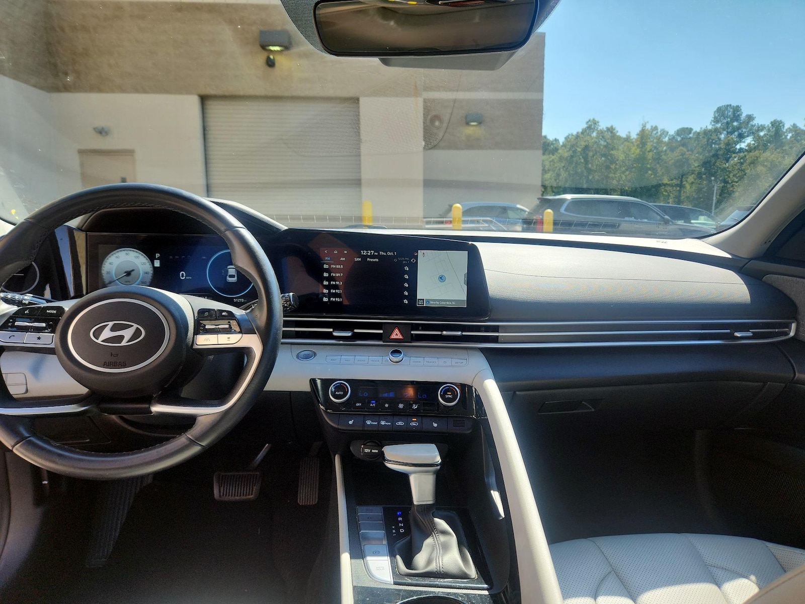 2025 Hyundai Elantra Limited - Photo 10