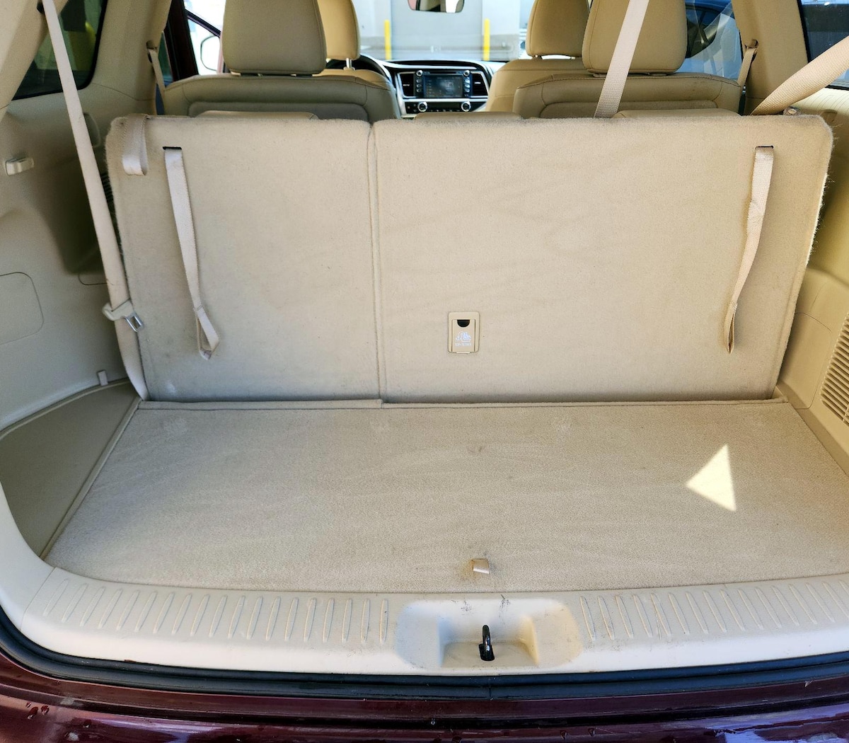 Trunk/Cargo (Seats Up)