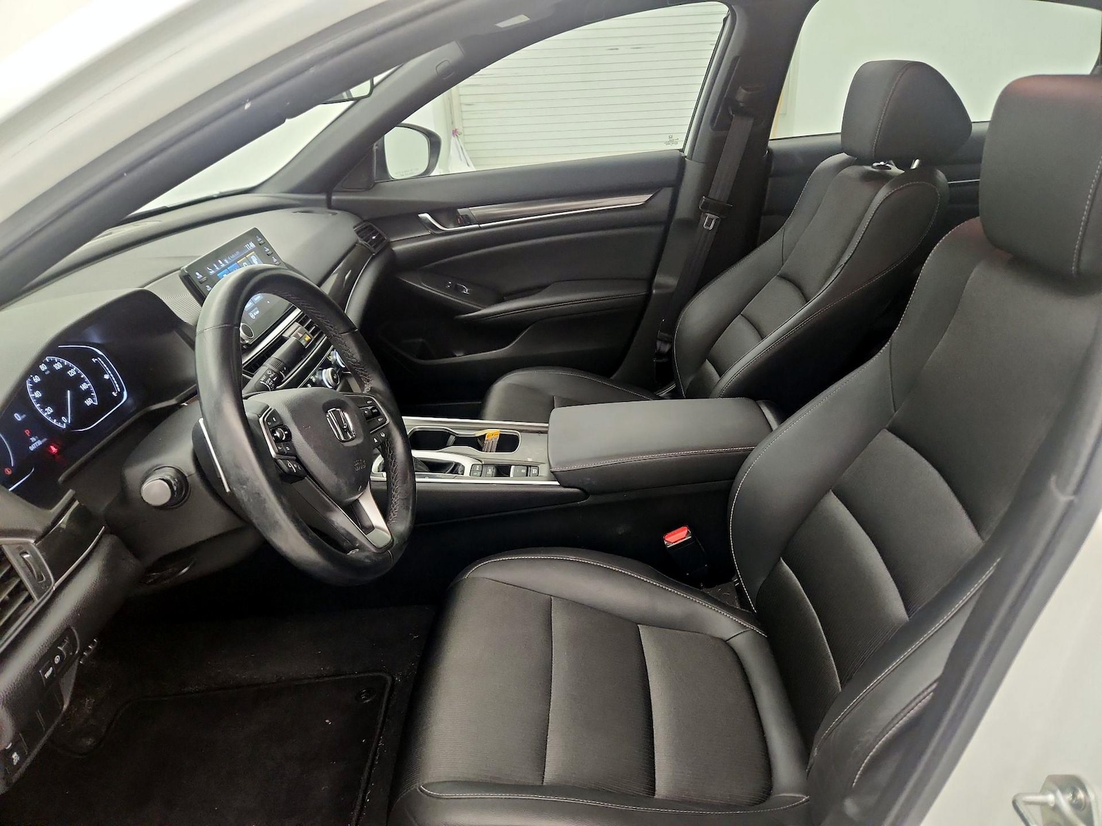 Power Seat(s) & Side Airbags