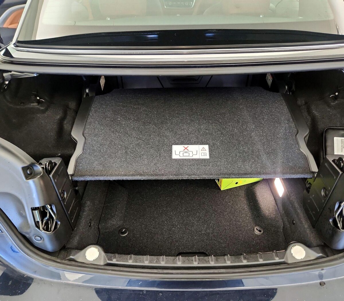 Trunk/Cargo (Seats Up)