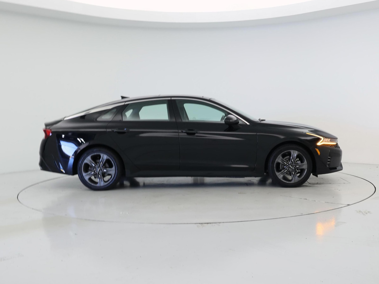 2021 Kia K5 EX - Photo 8