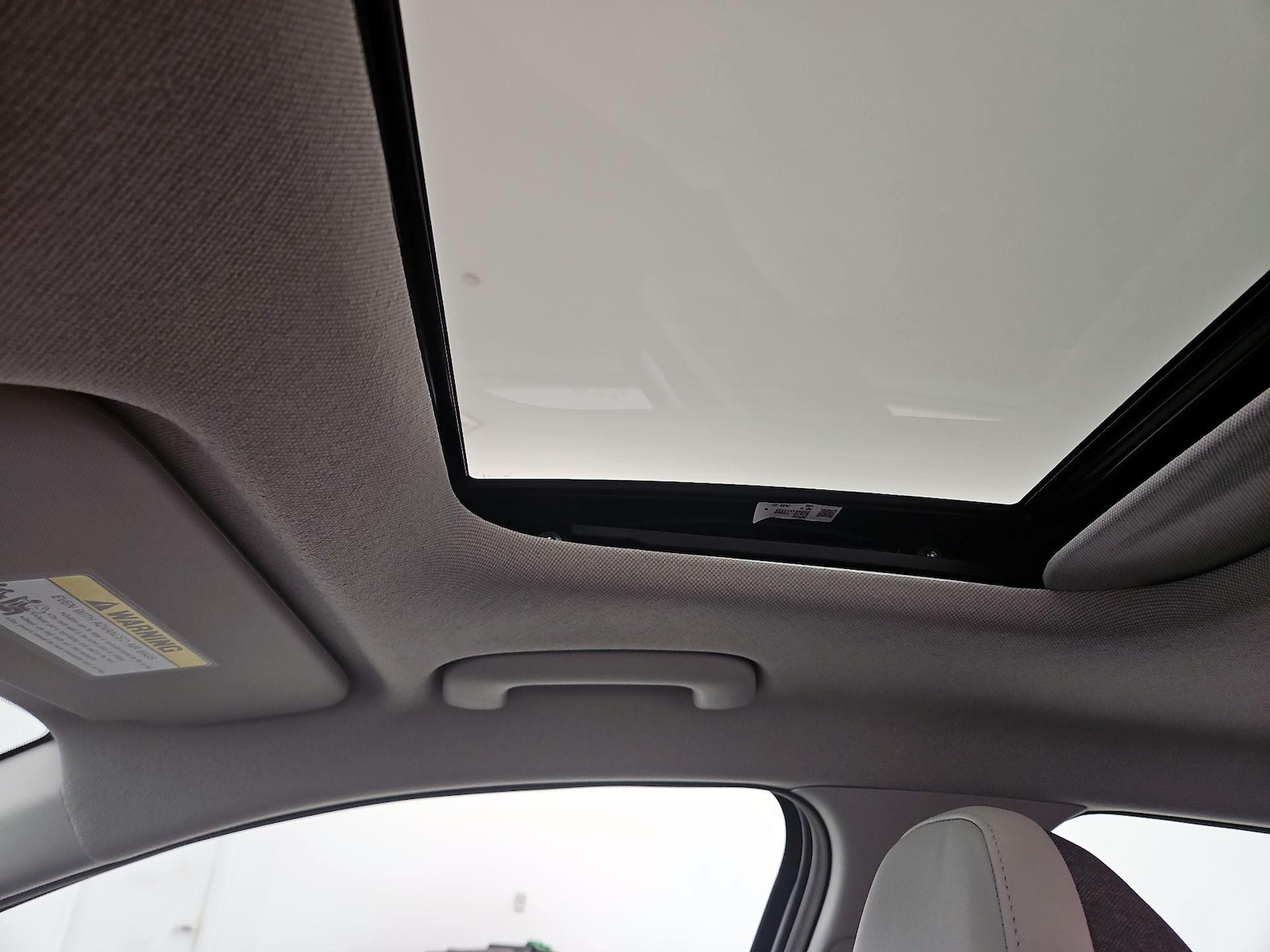 Sunroof(s) & Overhead Airbags