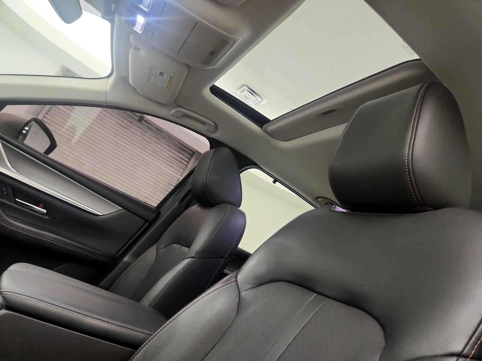 Sunroof(s) & Overhead Airbags