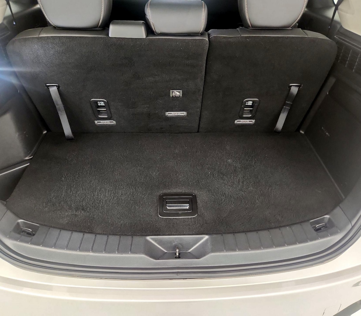 Trunk/Cargo (Seats Up)
