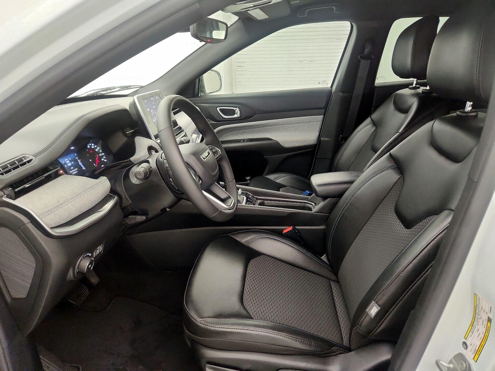 2025 Jeep Compass Latitude - Photo 12