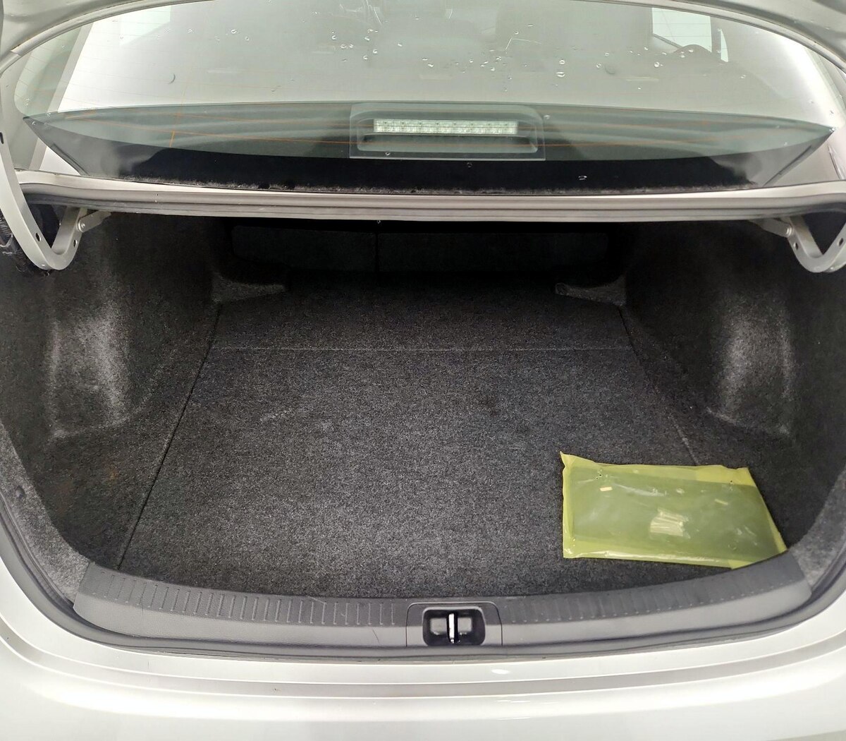 Trunk/Cargo (Seats Up)