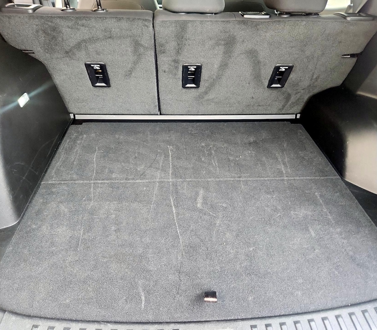 Trunk/Cargo (Seats Up)