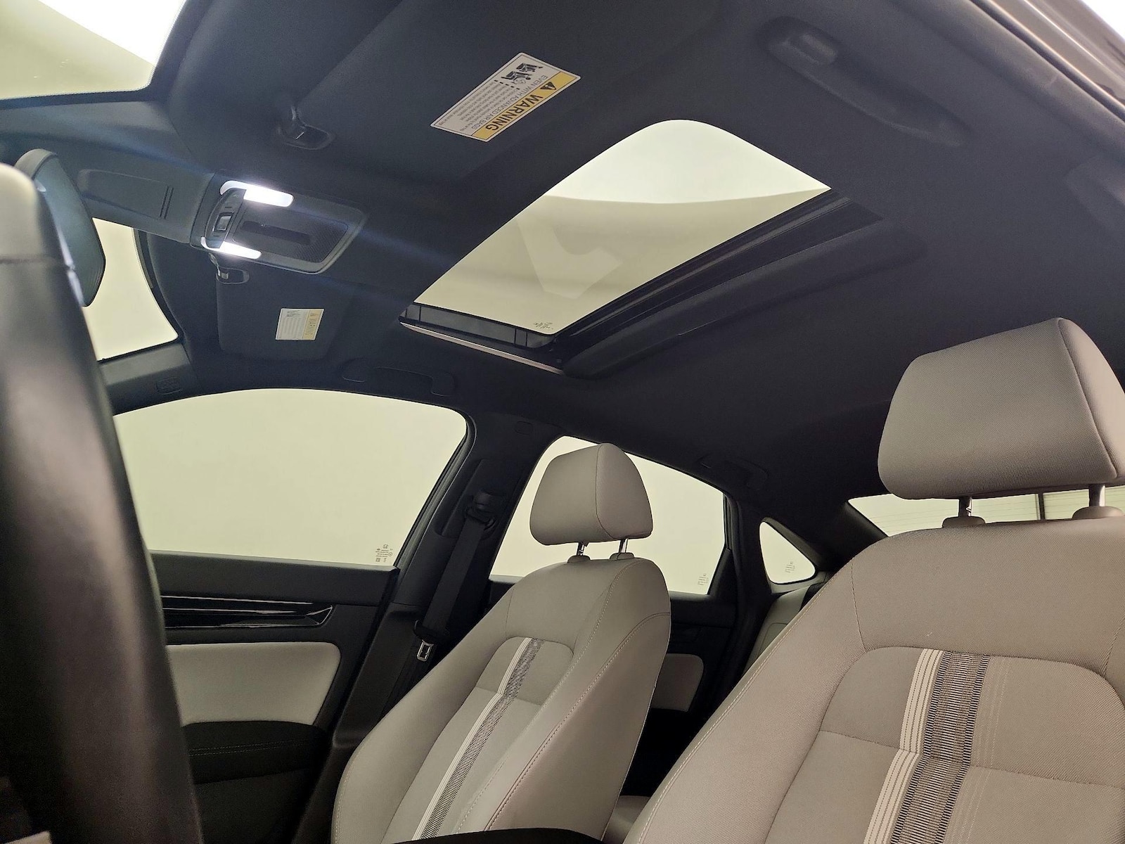 Sunroof(s) & Overhead Airbags