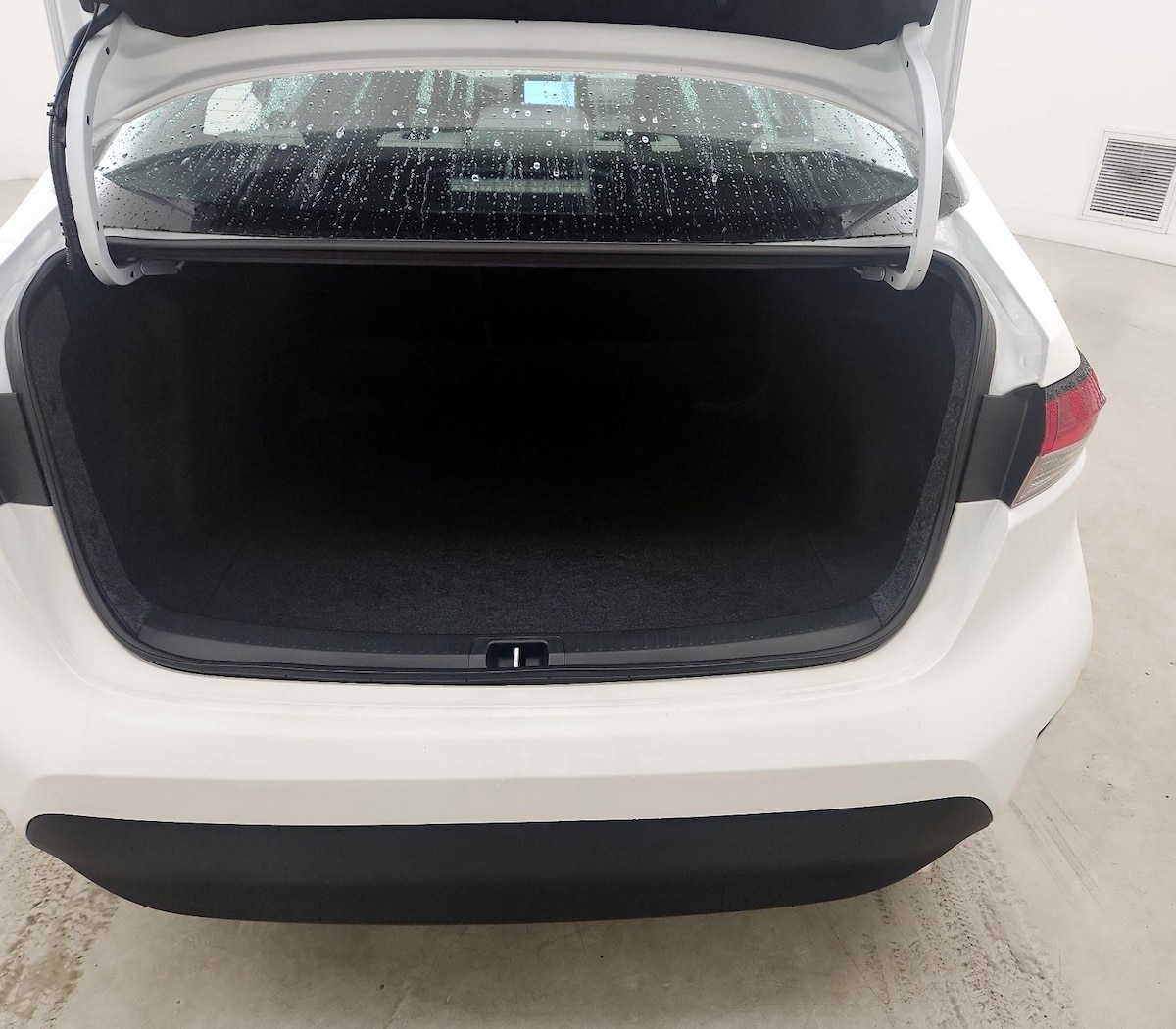 Trunk/Cargo (Seats Up)