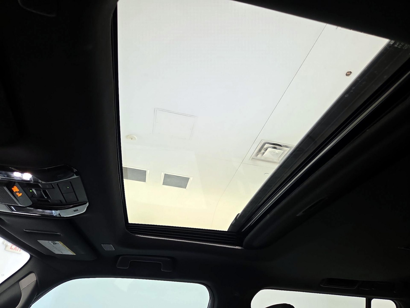 Sunroof(s) & Overhead Airbags