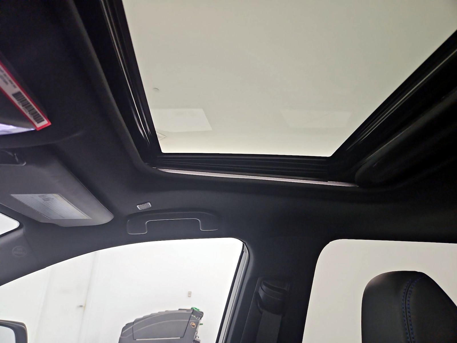 Sunroof(s) & Overhead Airbags