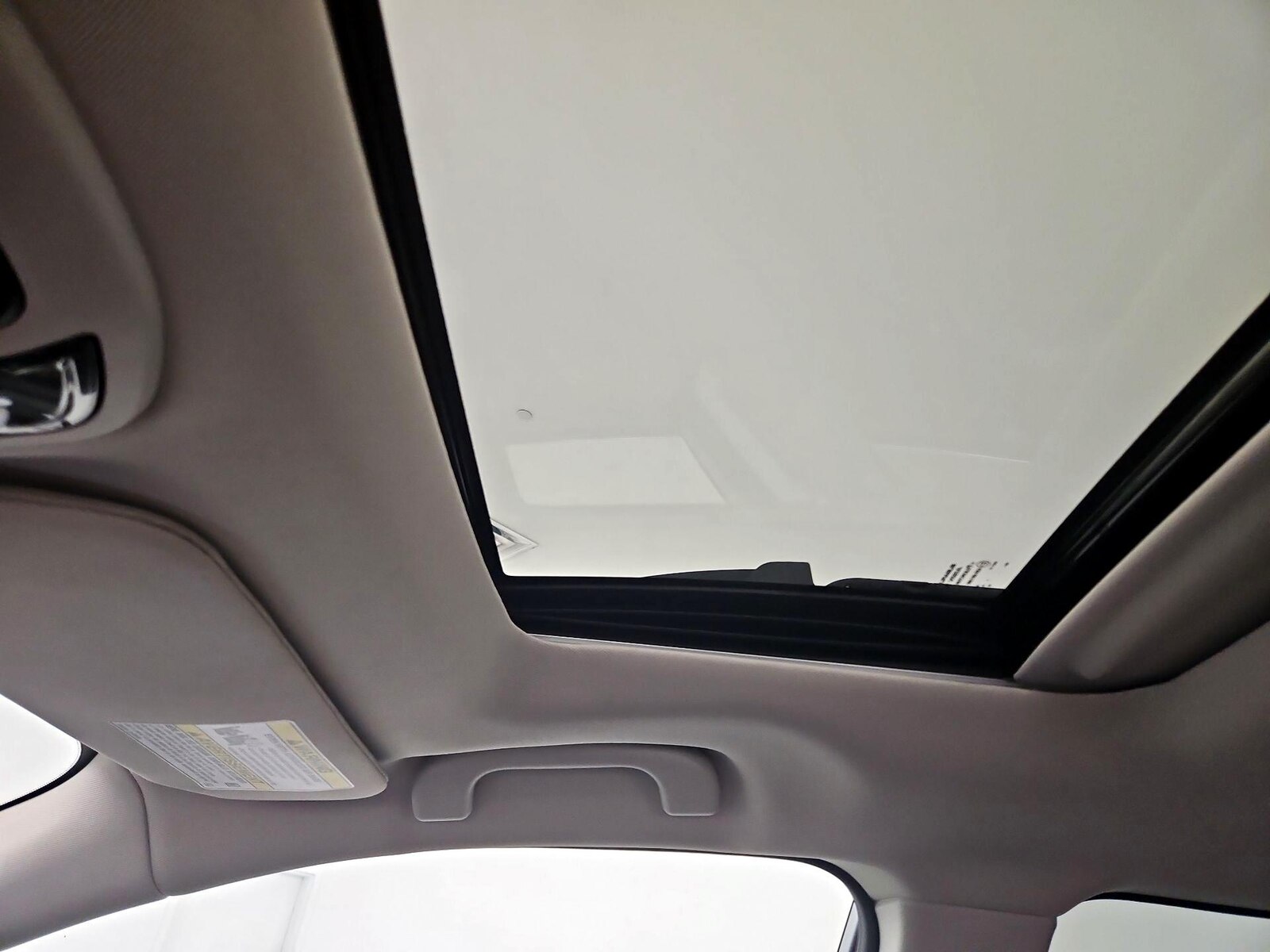 Sunroof(s) & Overhead Airbags