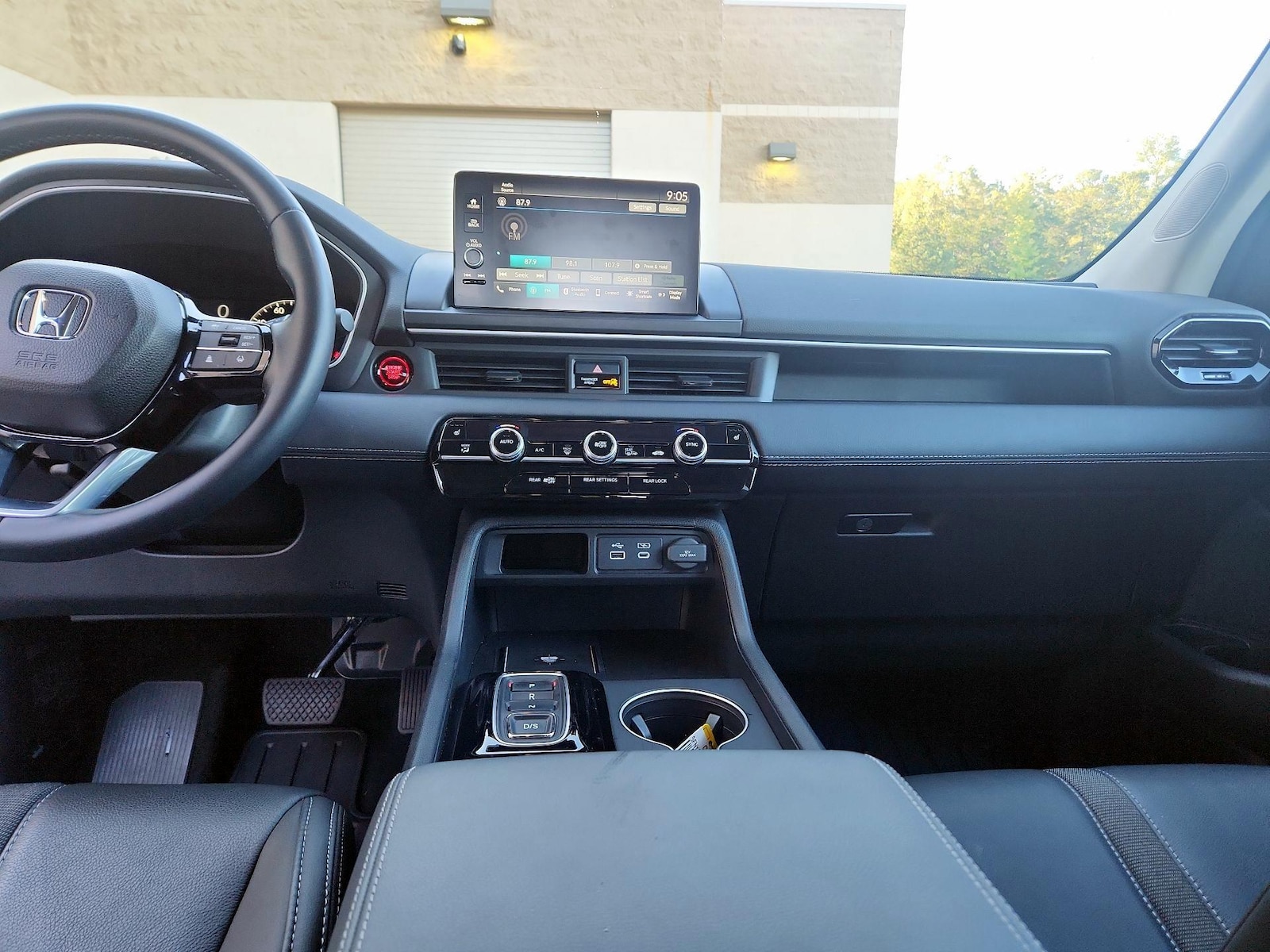 2025 Honda Pilot EX-L - Photo 10