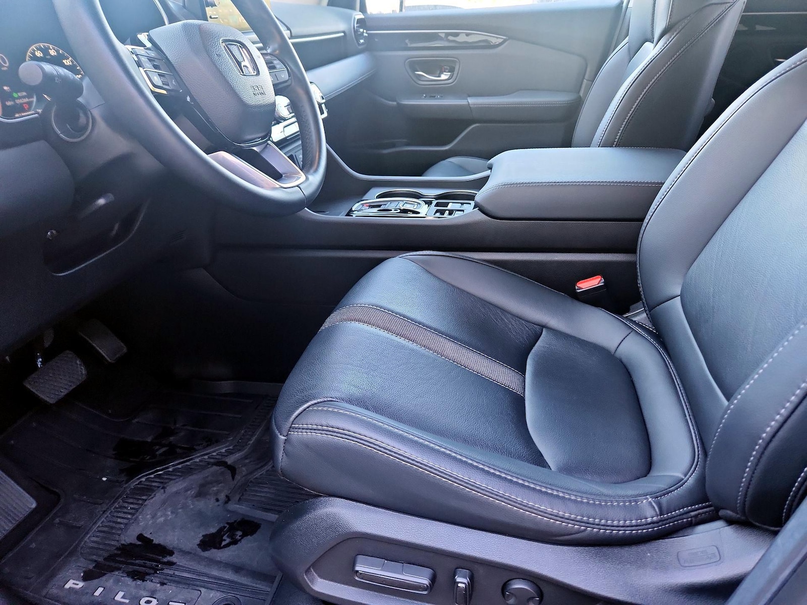 2025 Honda Pilot EX-L - Photo 12