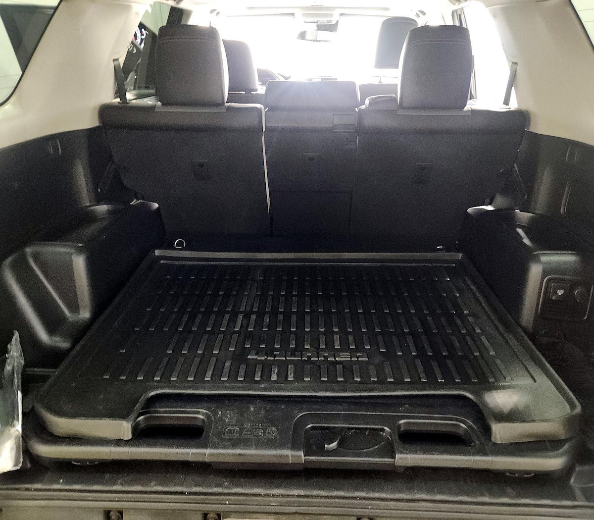 Trunk/Cargo (Seats Up)