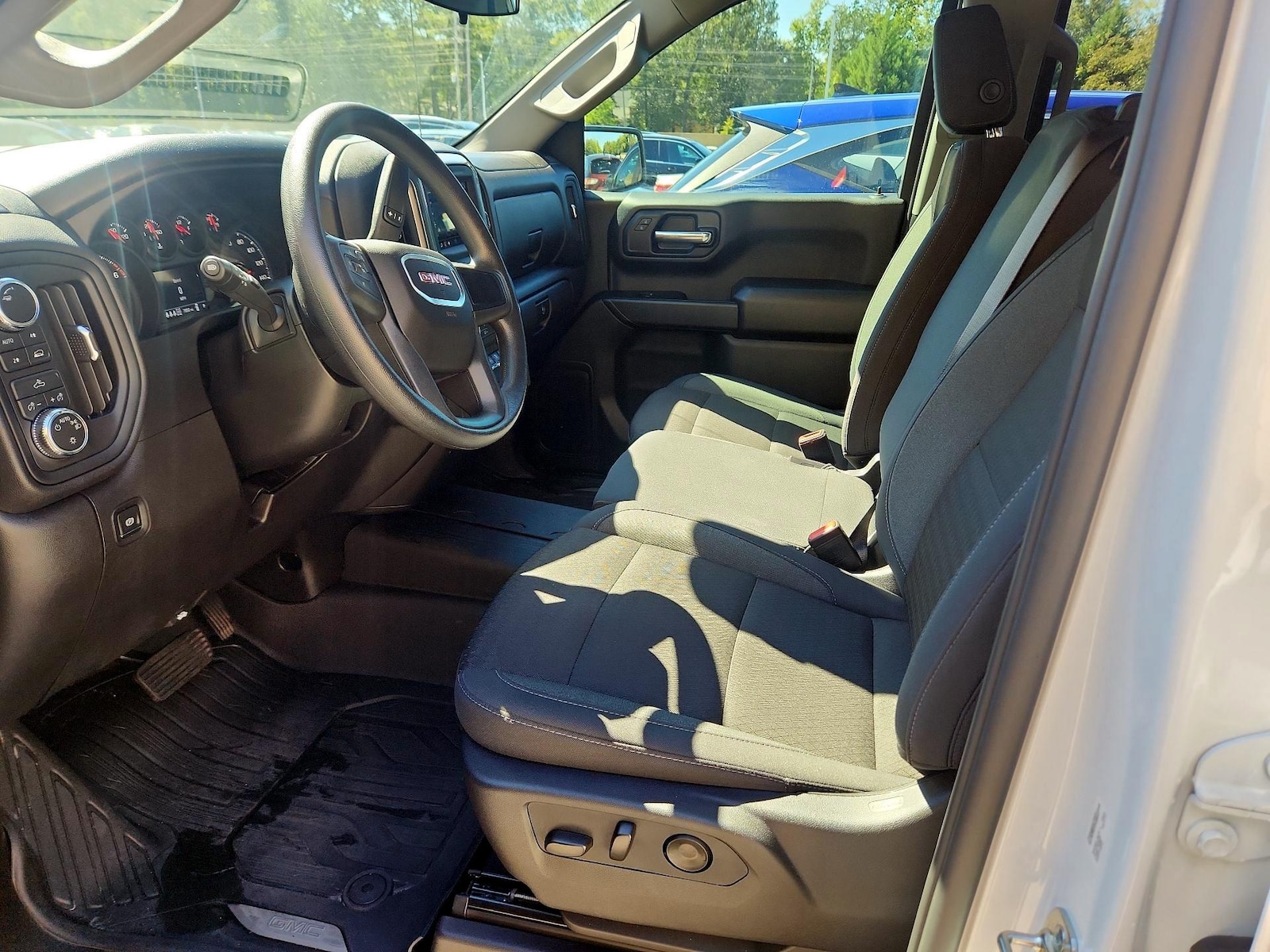 Power Seat(s) & Side Airbags