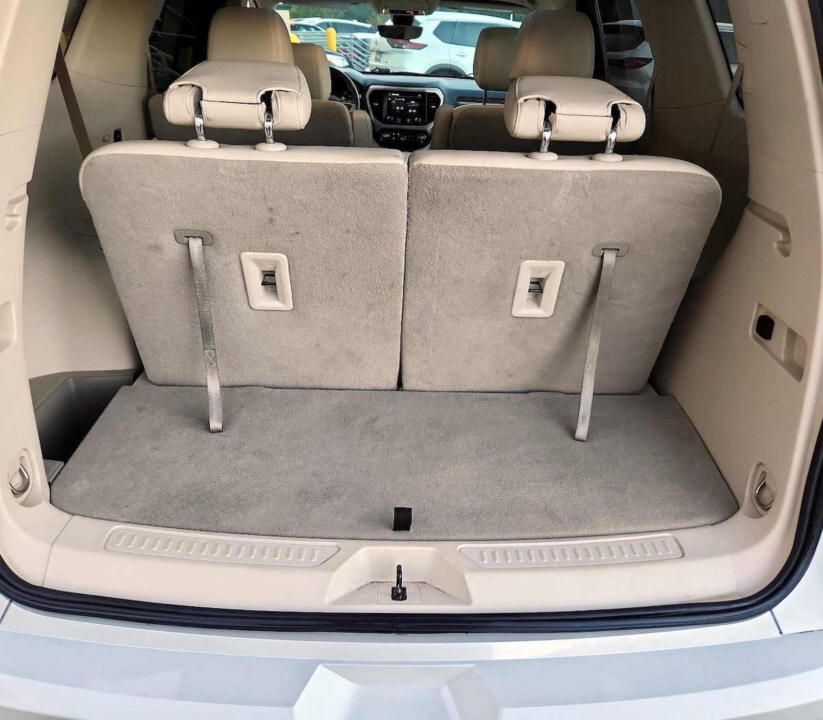 Trunk/Cargo (Seats Up)