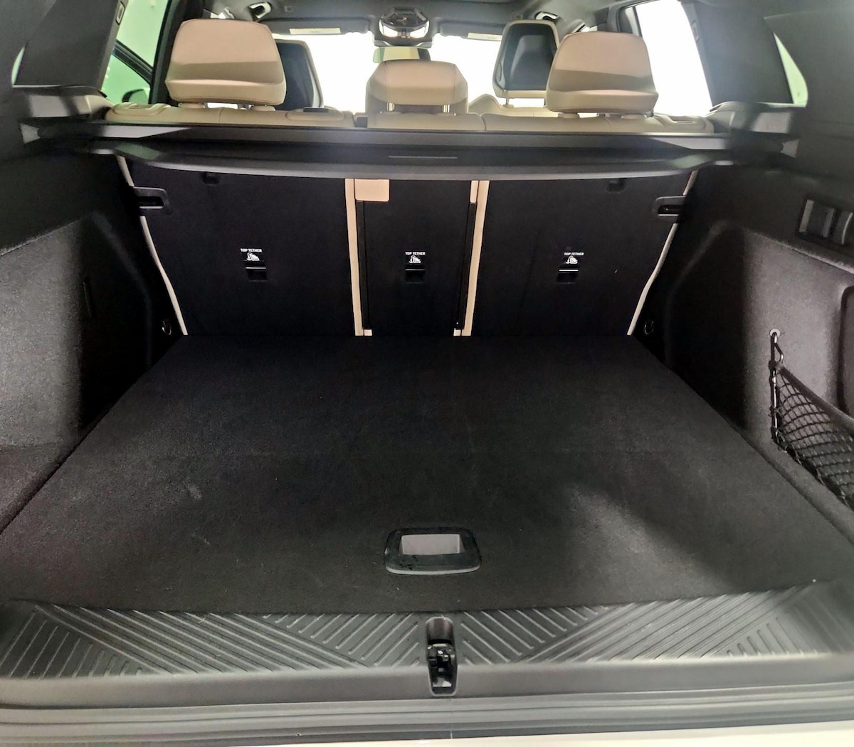 Trunk/Cargo (Seats Up)
