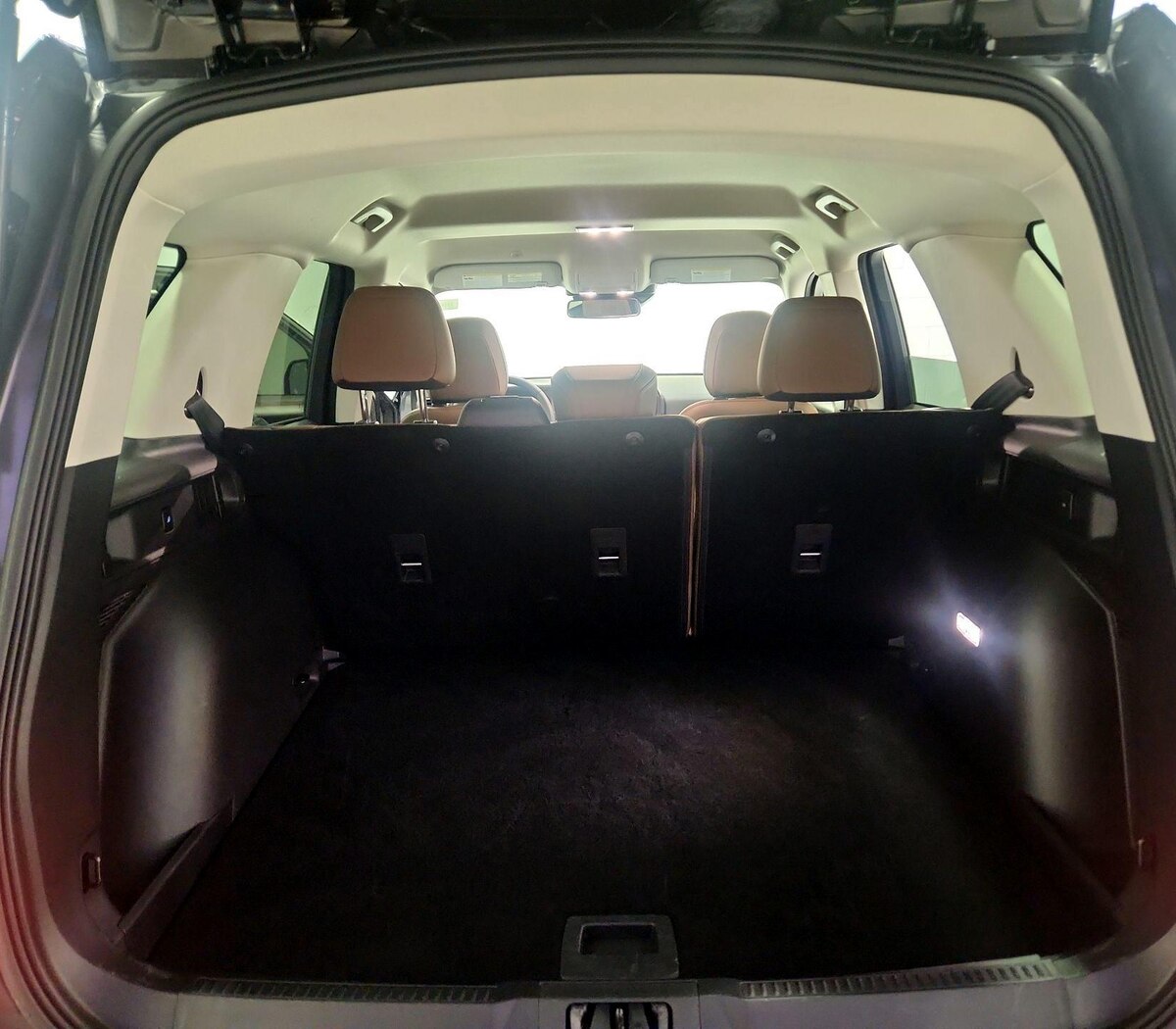 Trunk/Cargo (Seats Up)