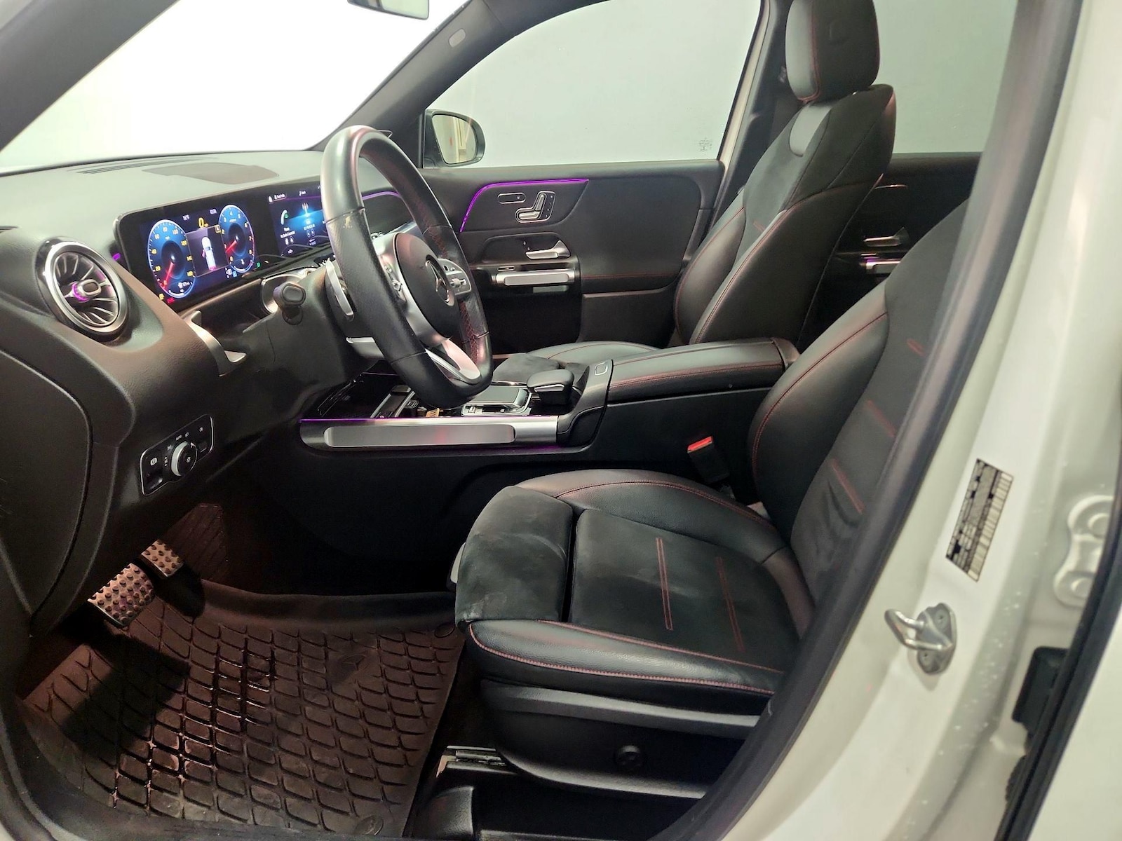 Power Seat(s) & Side Airbags