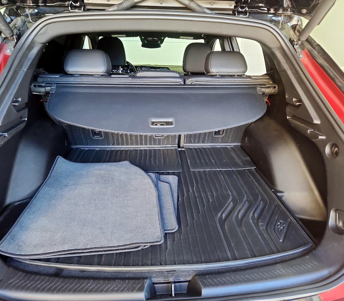Trunk/Cargo (Seats Up)