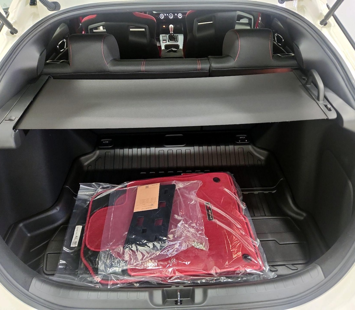 Trunk/Cargo (Seats Up)