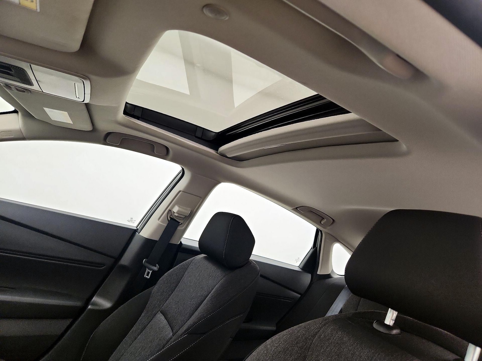 Sunroof(s) & Overhead Airbags