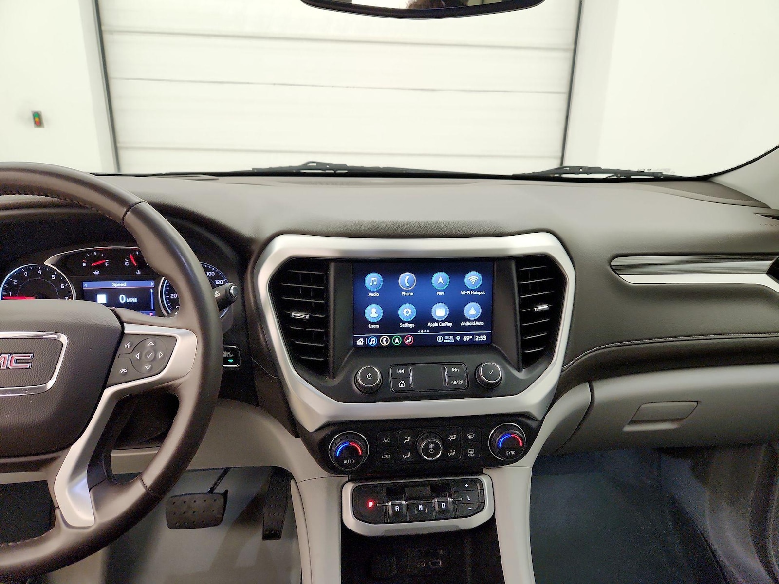 Apple CarPlay® & Android Auto™