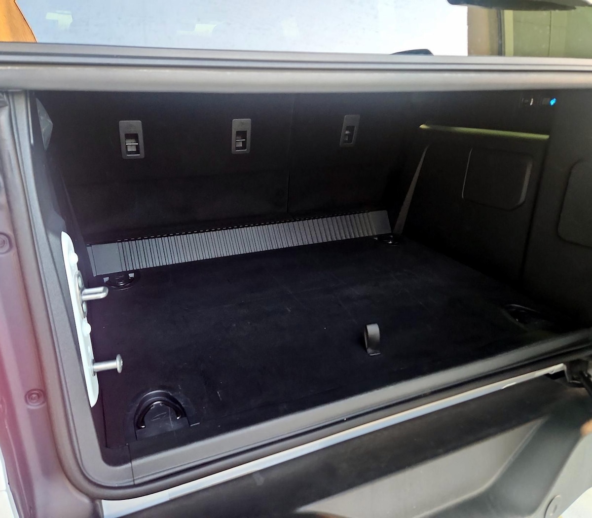 Trunk/Cargo (Seats Up)