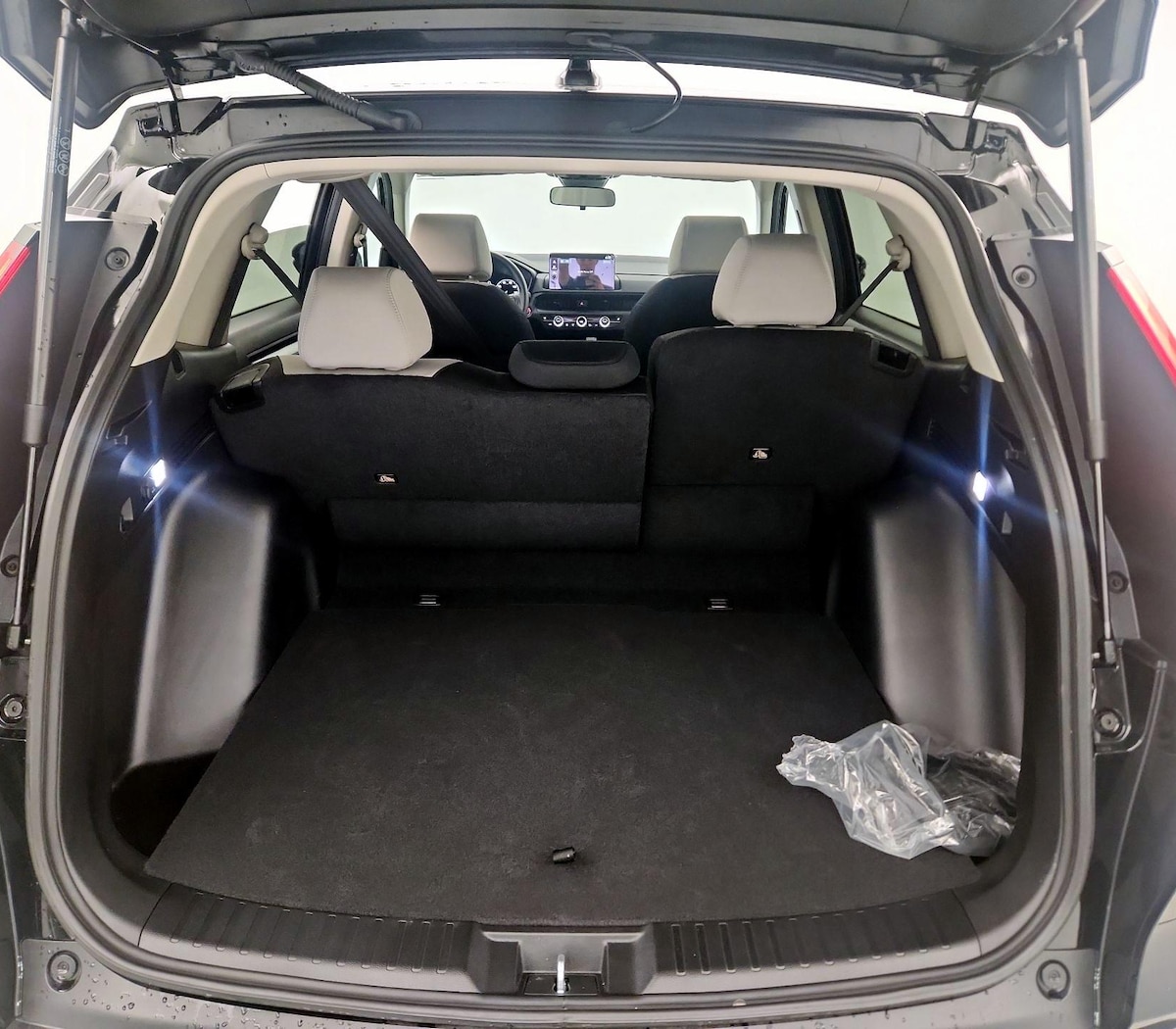 Trunk/Cargo (Seats Up)