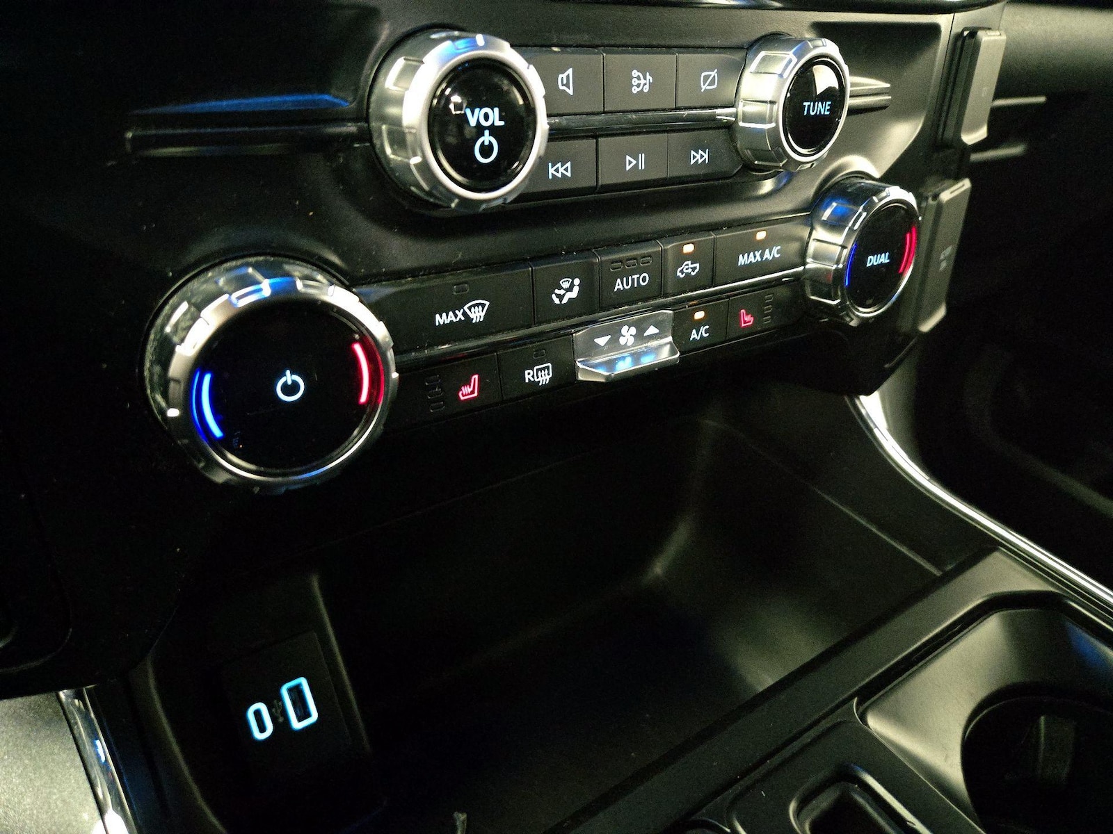 2023 Ford F-150 XLT - Photo 18