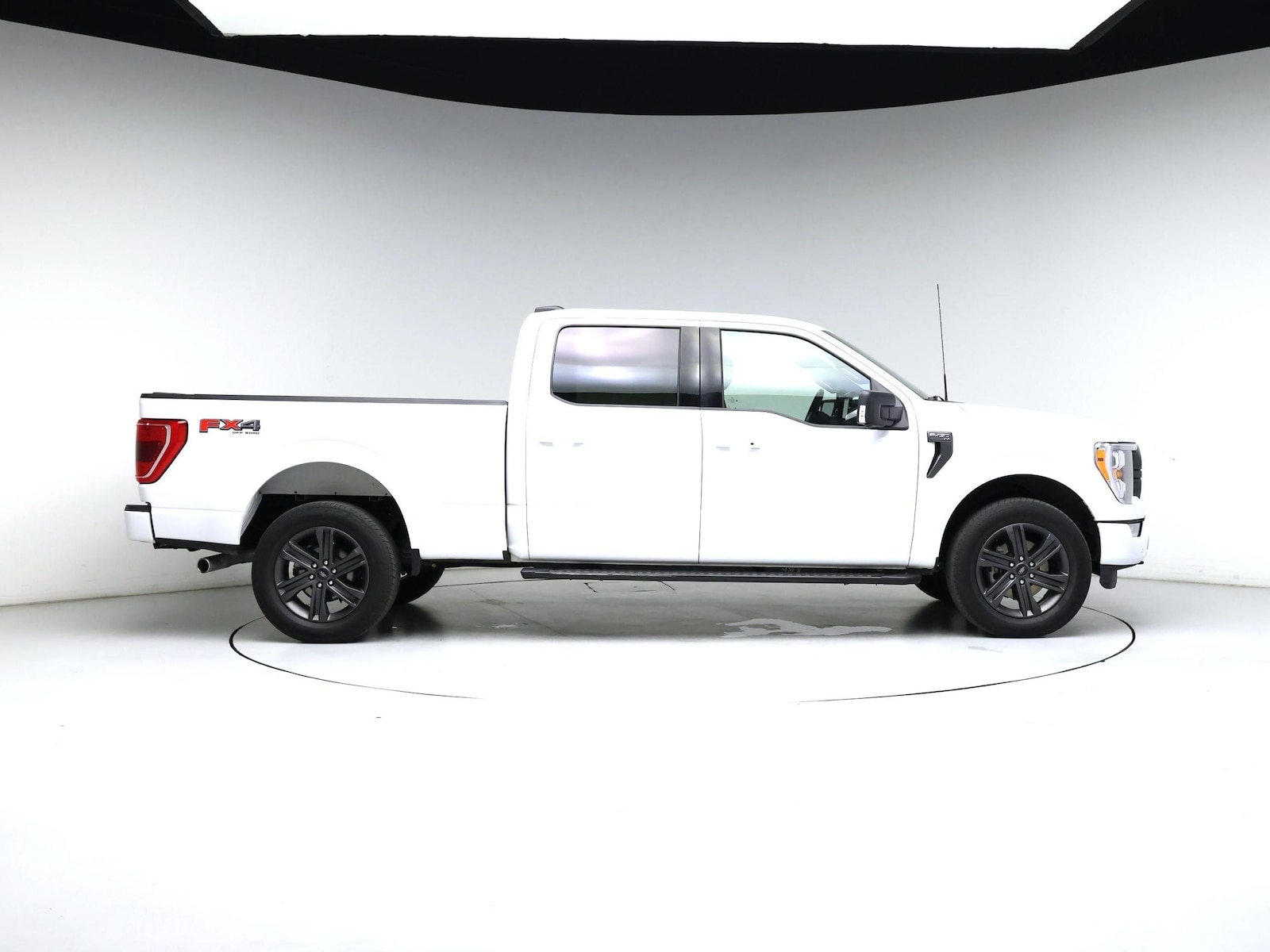 2023 Ford F-150 XLT - Photo 8