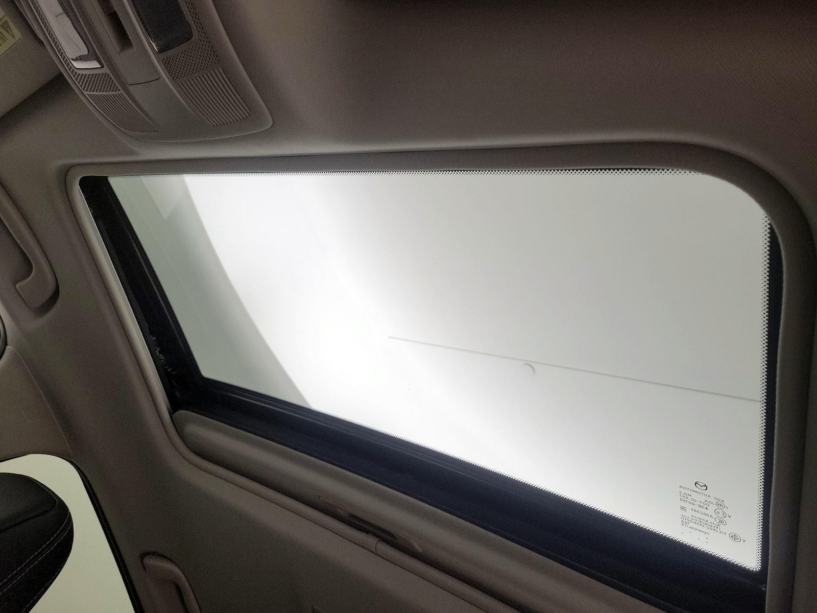 Sunroof(s) & Overhead Airbags