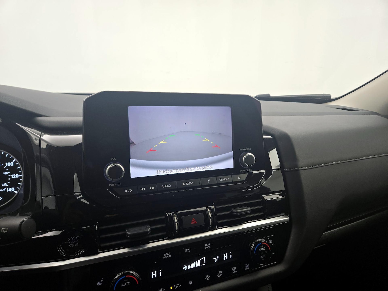 2025 Nissan Pathfinder SV - Photo 15