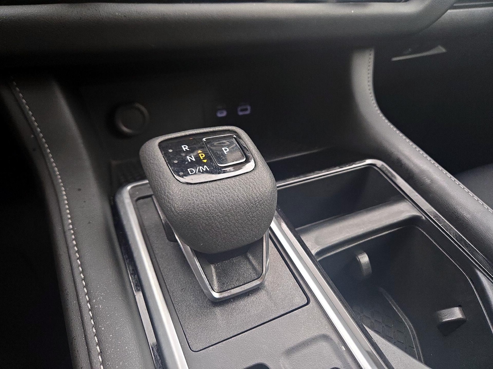 2025 Nissan Pathfinder SV - Photo 18