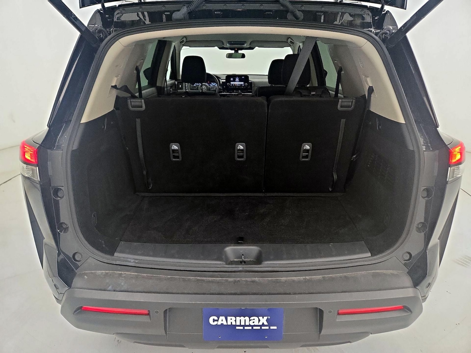 2025 Nissan Pathfinder SV - Photo 22