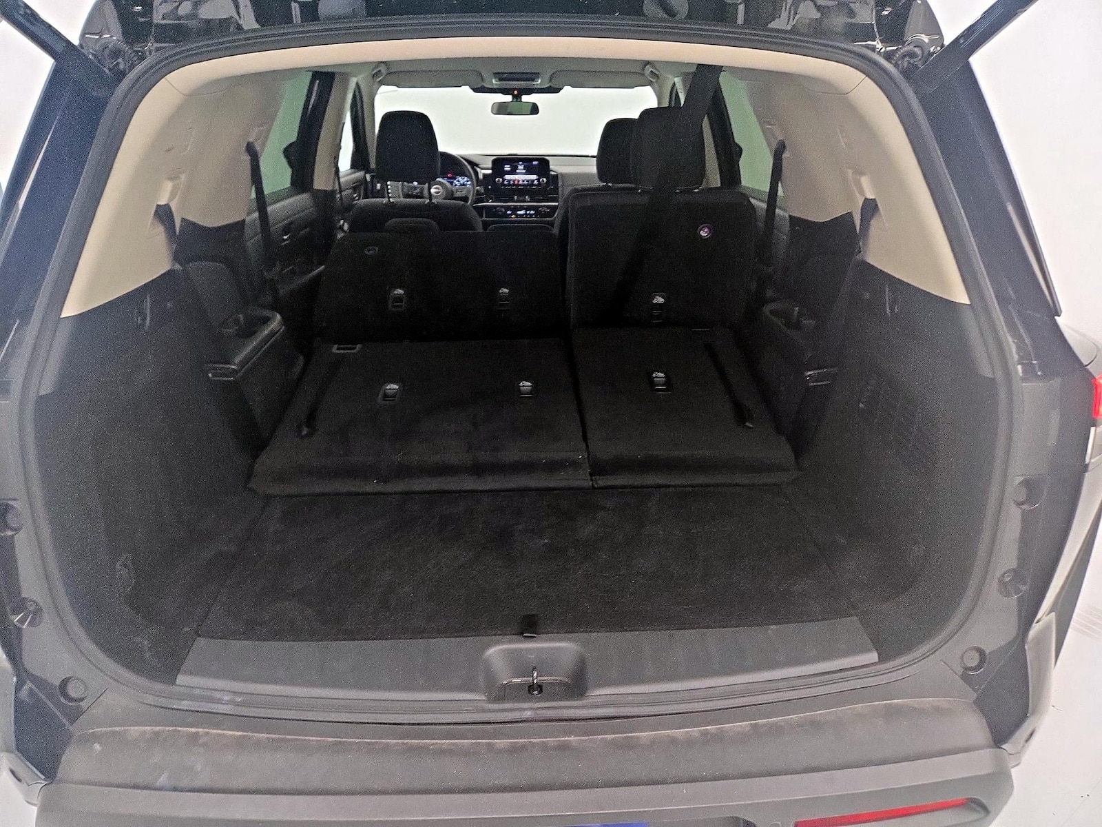 2025 Nissan Pathfinder SV - Photo 23