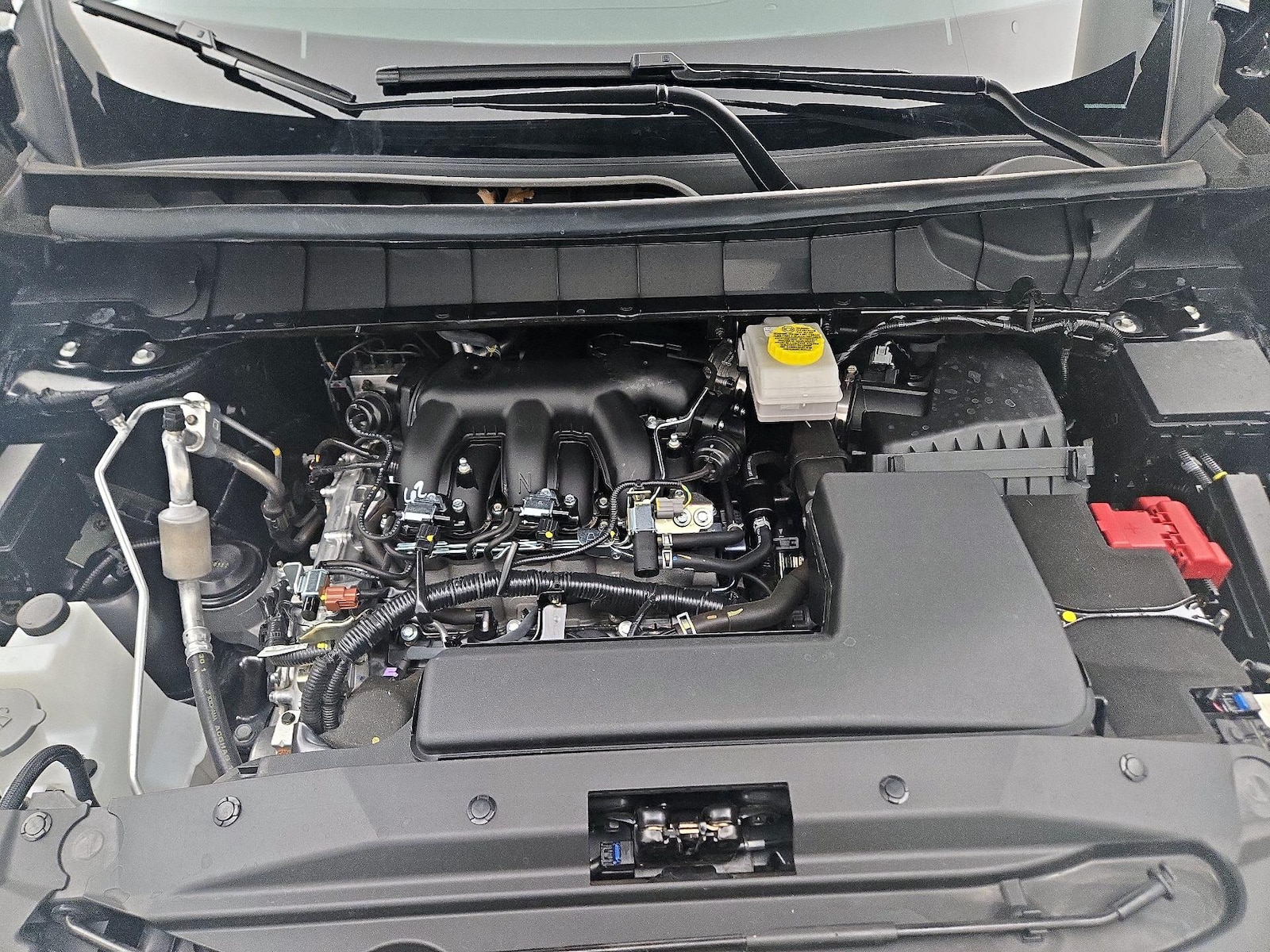 2025 Nissan Pathfinder SV - Photo 24