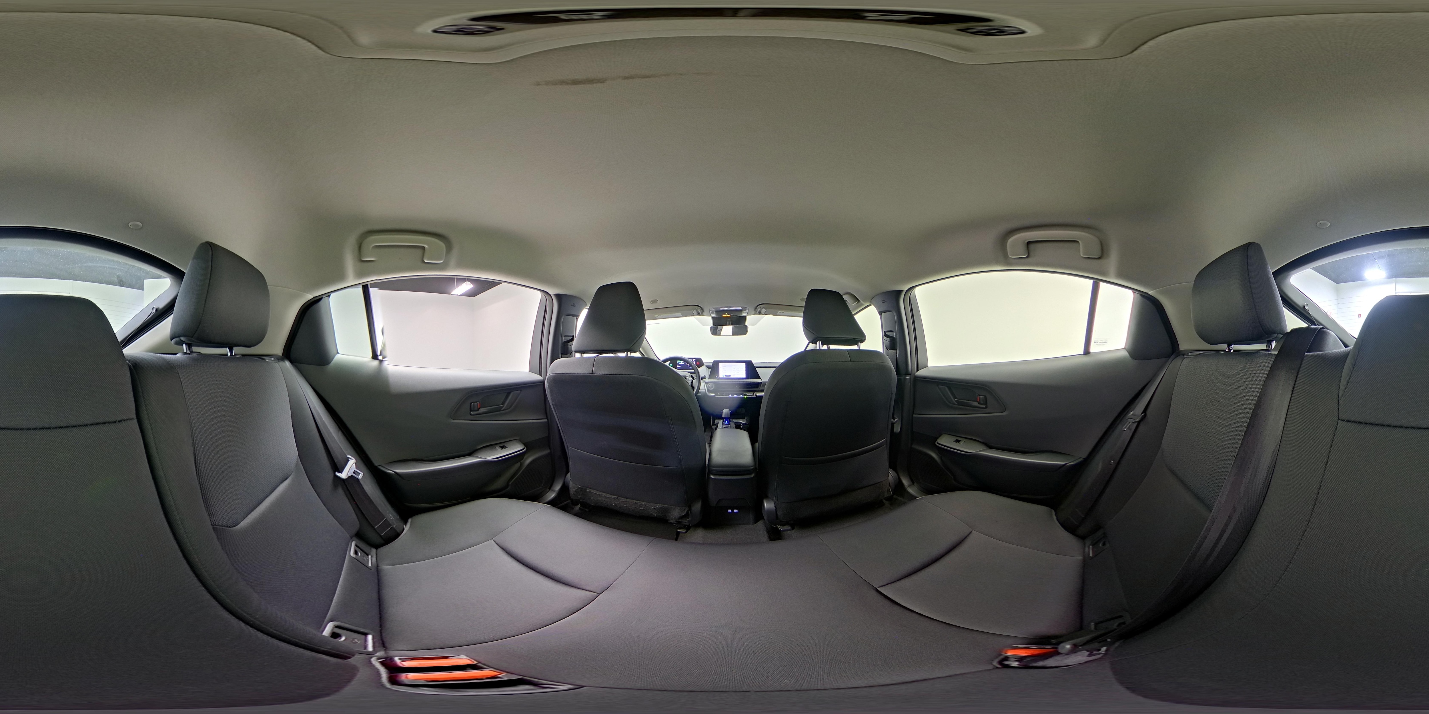 2025 Toyota Prius LE - Photo 25