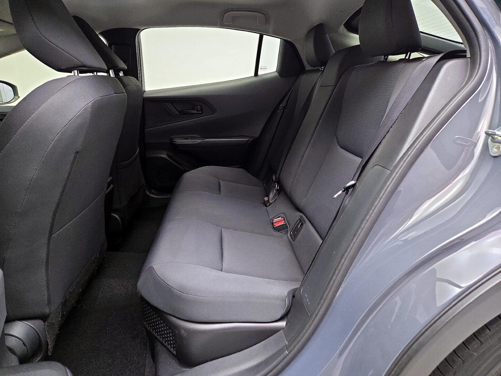 2025 Toyota Prius LE - Photo 20