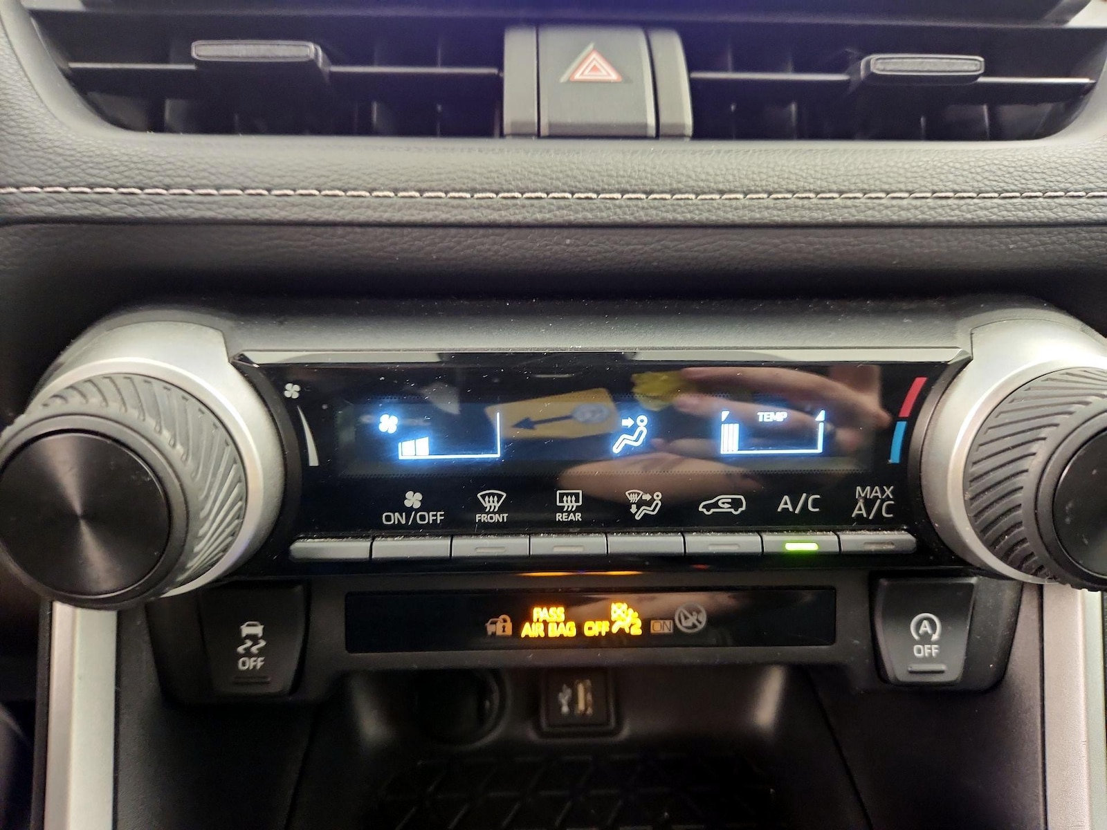 2025 Toyota RAV4 LE - Photo 17