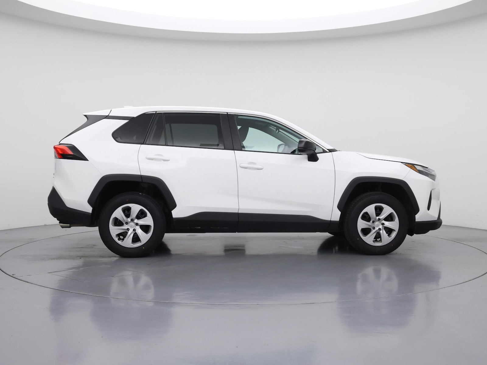 2025 Toyota RAV4 LE - Photo 8